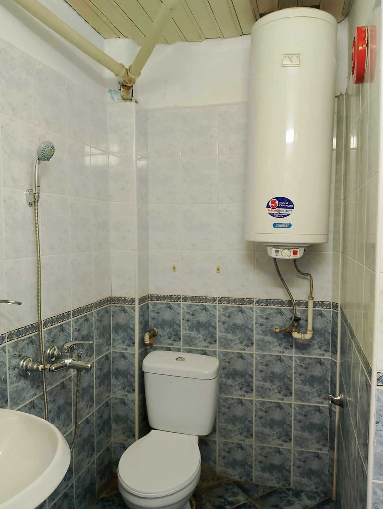 Дава се под наем Тристаен апартамент в Добрич, Център - 100 кв.м за 280.5 € - Снимка #9
