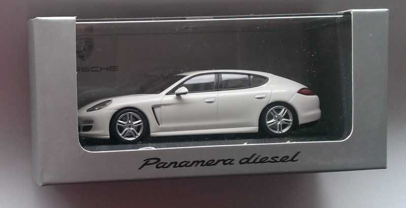 Macheta Porsche Panamera Diesel 2009 - Minichamps 1/43