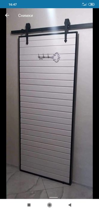 Врата / тънко висящо крило от дърво и метал