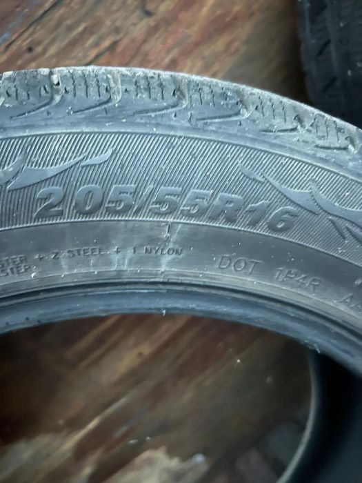 Продам зимнюю резину 205/55/16