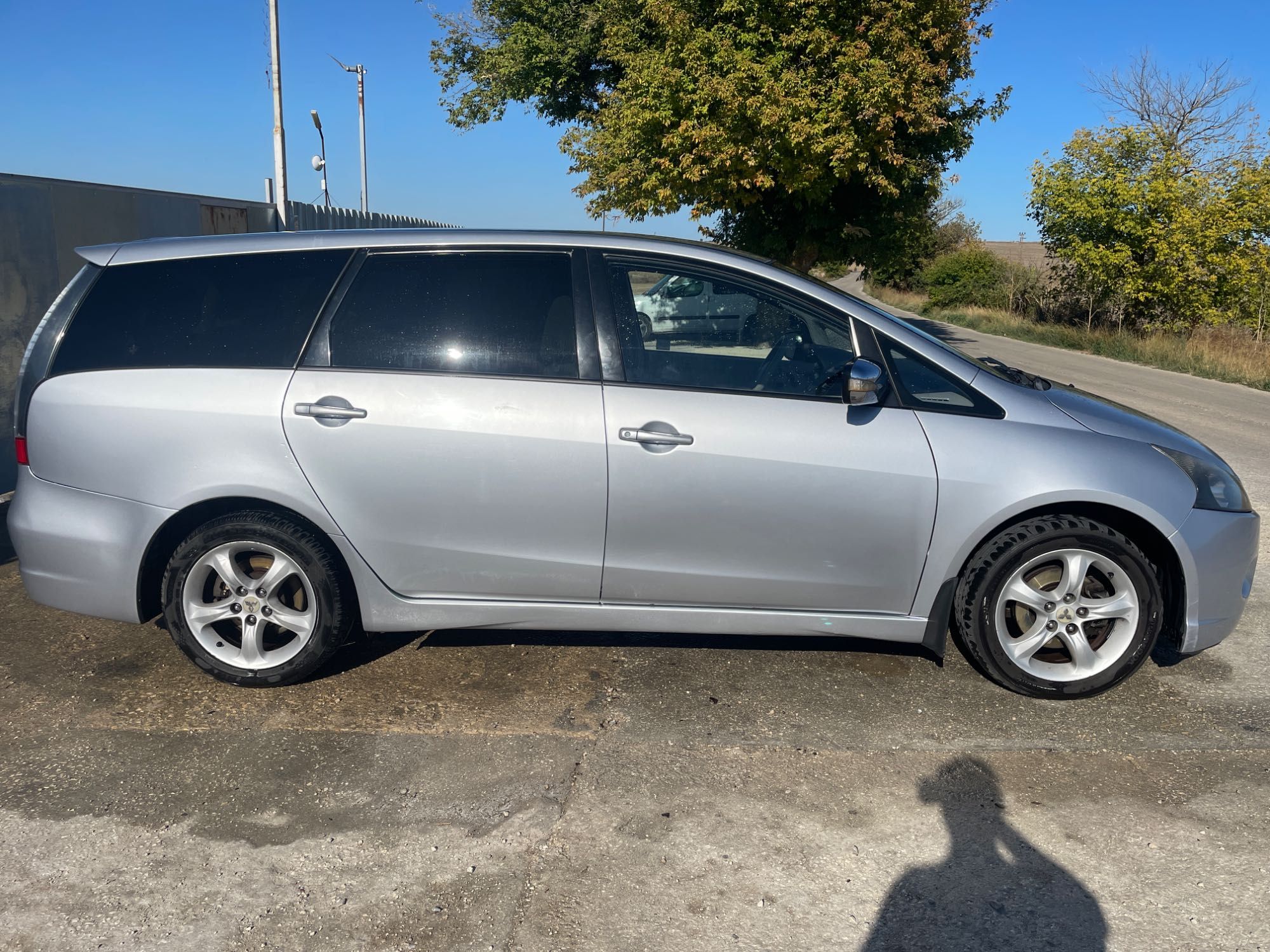 Mitsubishi Grandis 2.4 MIVEC, 165 кс., автоматик, 6 местен, 2 ключа