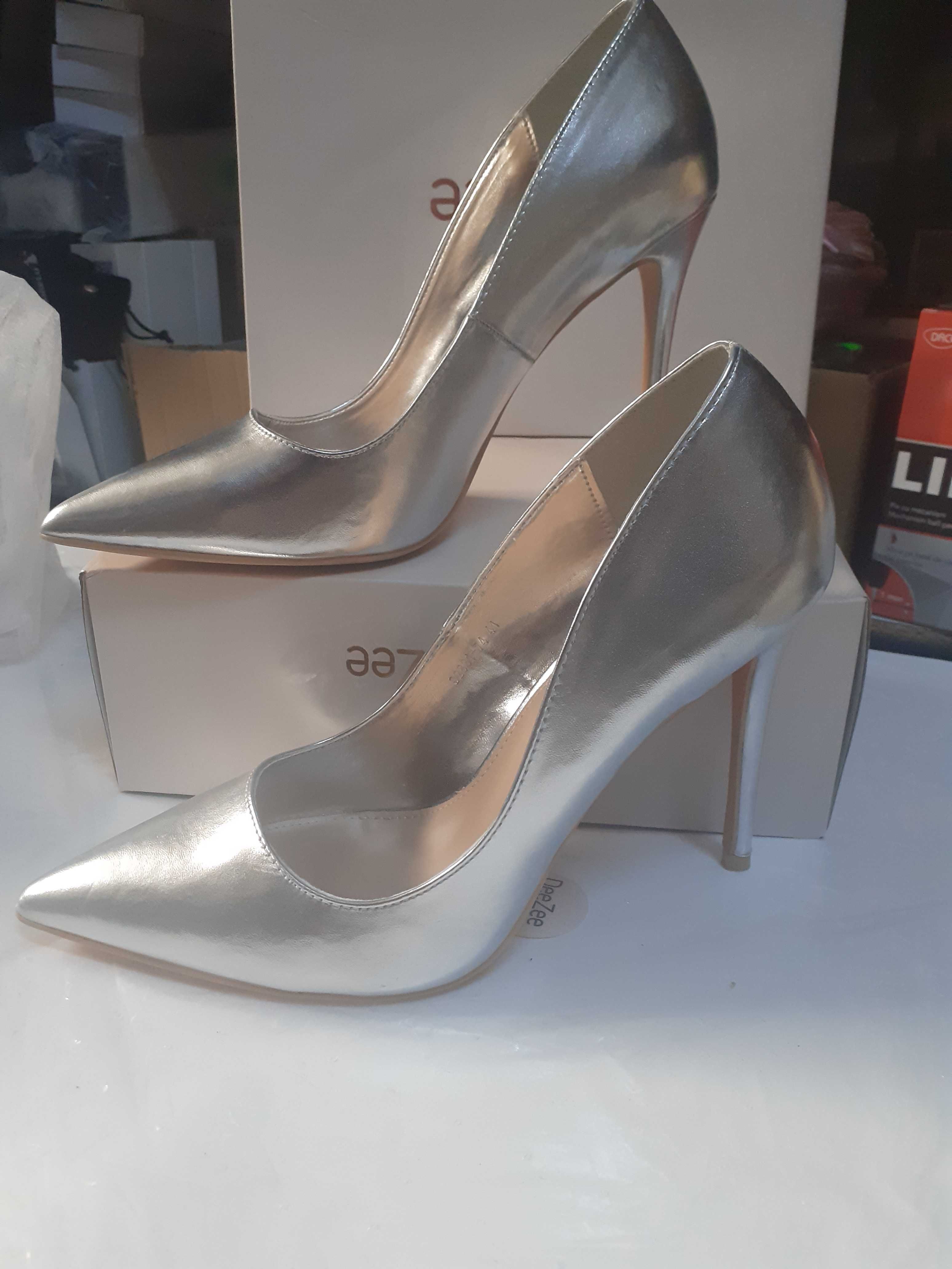 Pantofi stileto argintii