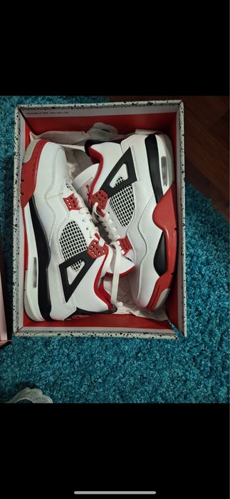 Jordan 4 fire red