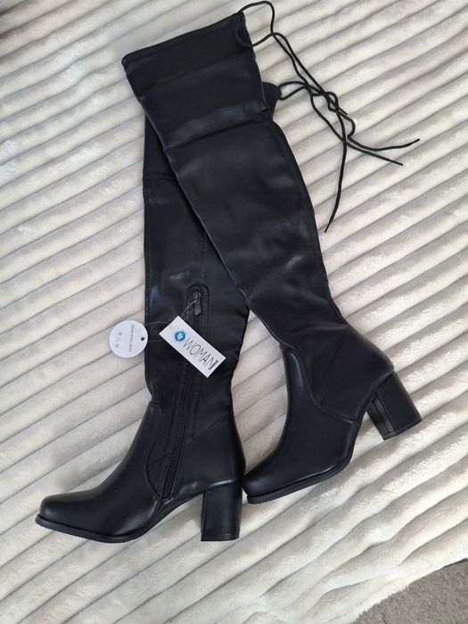 Нови чизми с етикет.