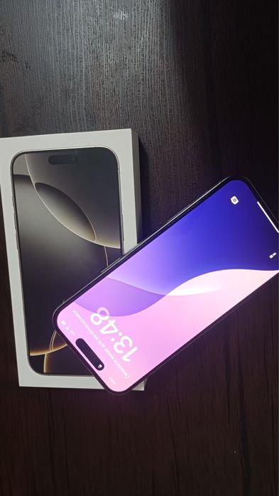 iPhone 16pro max 256гб практически новый