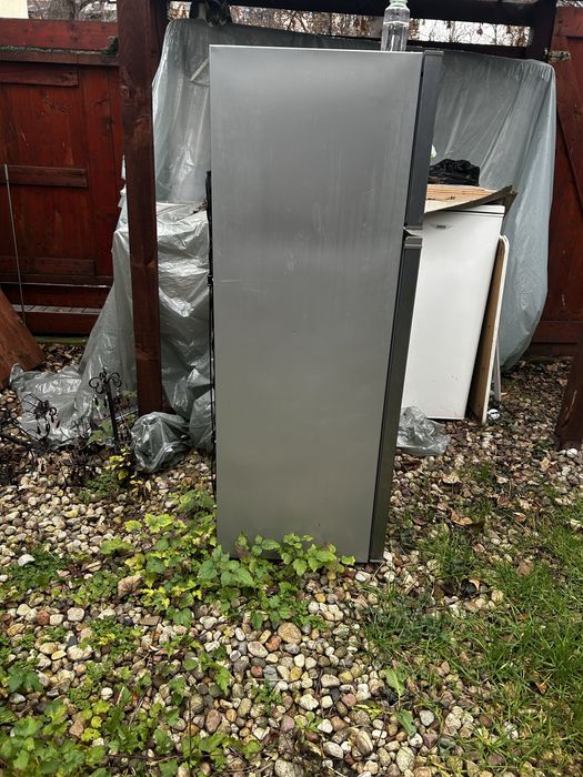 Работещ хладилник