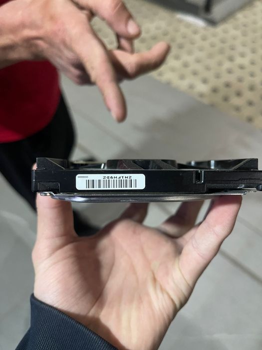 Жесткий диск Seagate 1TB новый + бесплатно роутер ZTE MF283V (б/у)