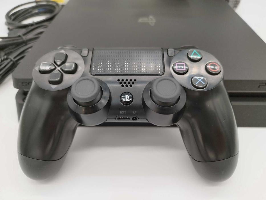 [ps4] Пълен Комплект PlayStation 4 Slim 1 ТБ / като НОВ