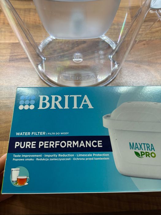 Филтрираща кана на вода Brita + филтри