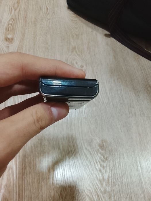Продам Телефон Sky