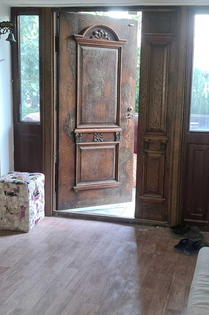 Дверь входная метал с деревом