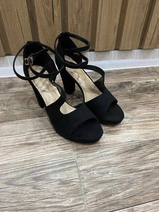 Дамски сандали