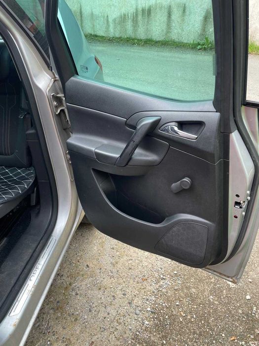 Vând Opel Meriva