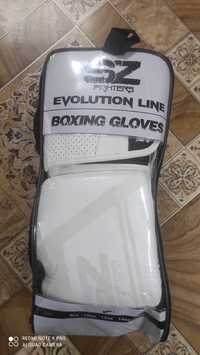 Продавам боксови ръкавици