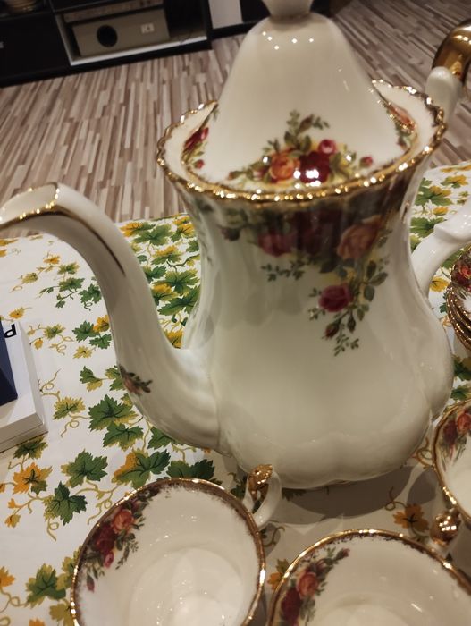 Old country roses за кафе