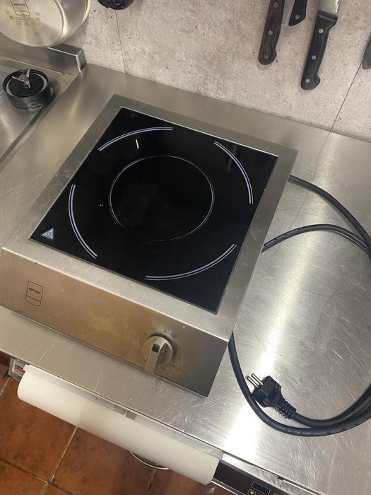 Индукционен Котлон