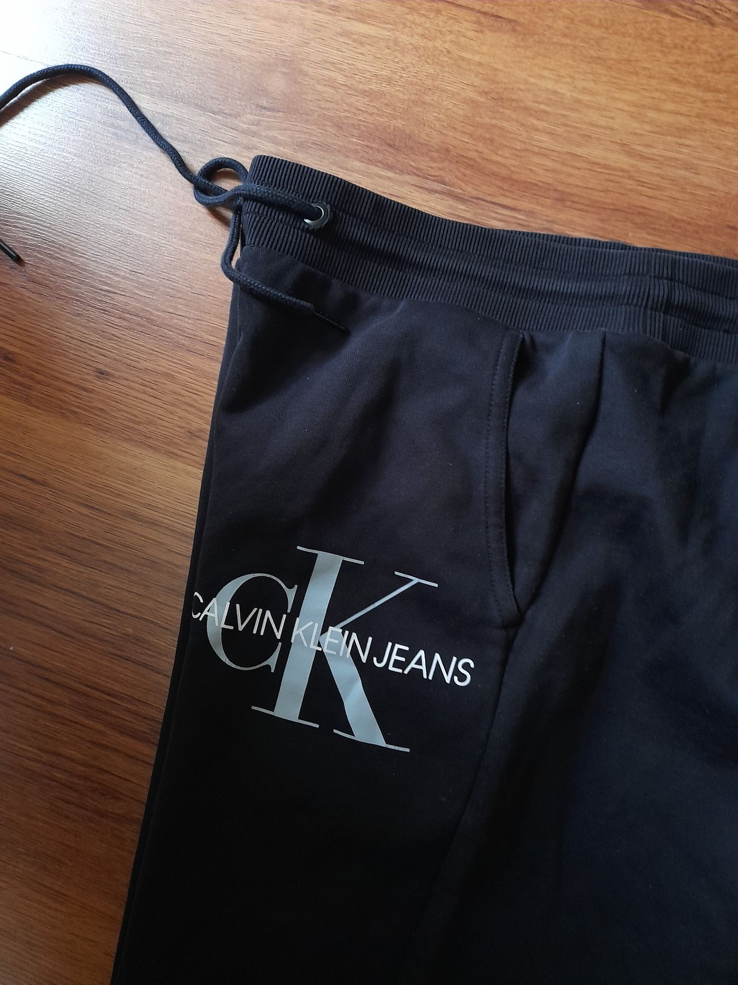 Calvin Klein мъжко долнище M размер.