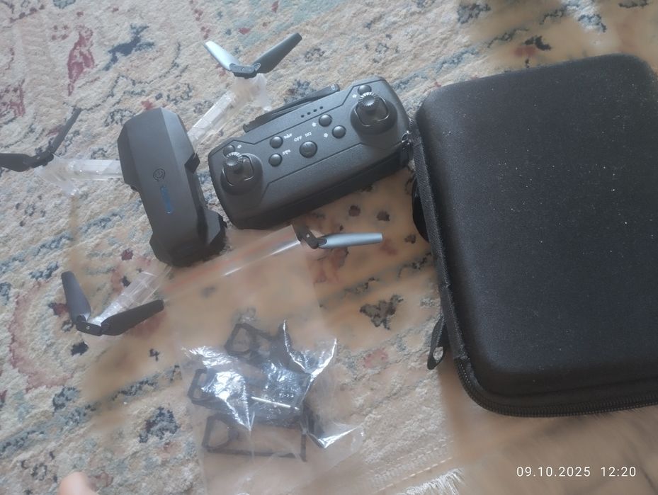 продаю дрон, RC E88 Pro Plus Black