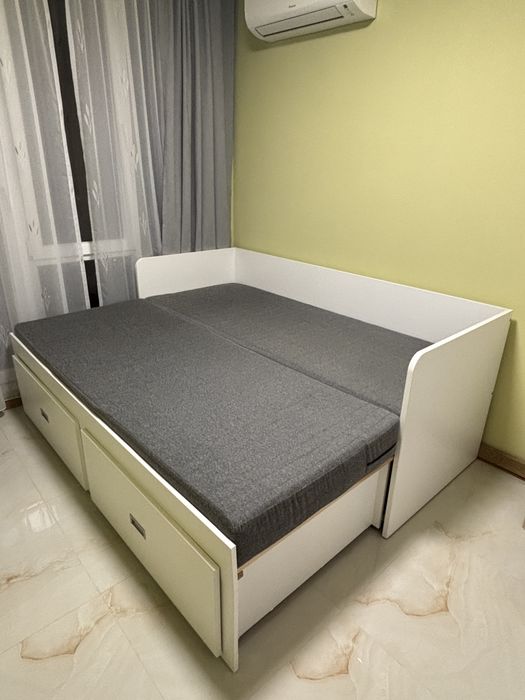 Разгъваемо легло с матрак Aiko