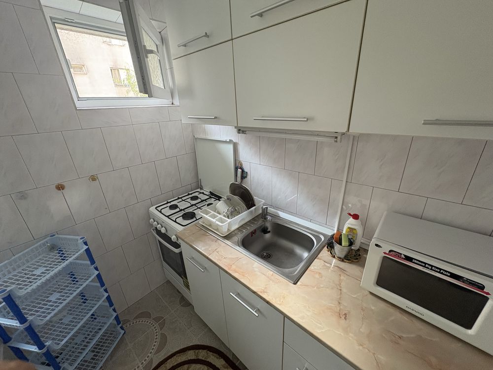 Inchiriez apartament cu 2 camere