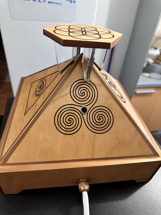 Piramidă plasmathor 5D