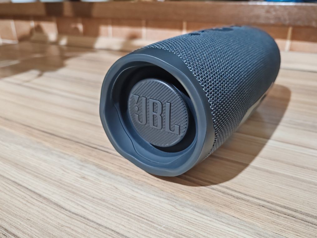 Boxa portabila originala JBL Charge Essential 2 ca nou