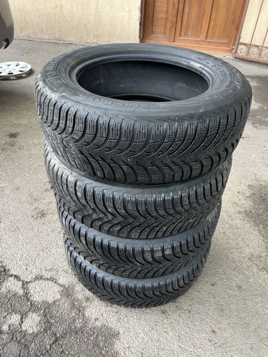 Vand set de cauciucuri cu jante Michelin vara si iarna 185/65R15