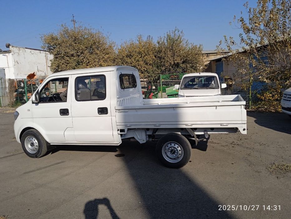 Dong feng dubl kabina