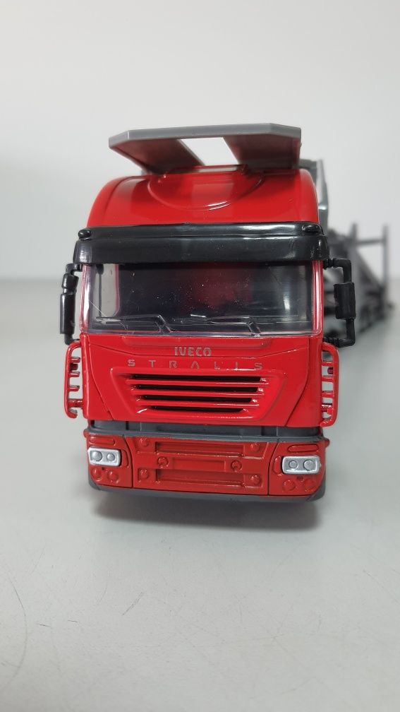 Macheta, jucarie Iveco stralis scara 1/43. 41 cm lungime. Cabina metal