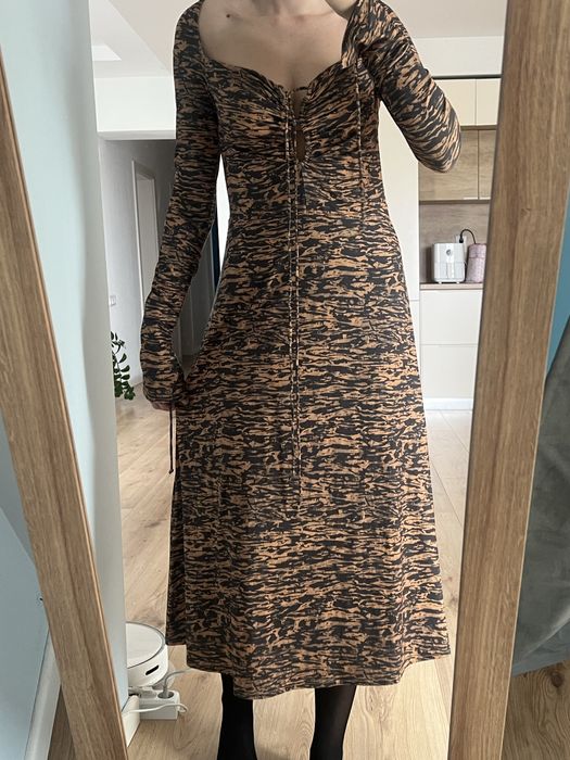 Rochie H&M cu imprimeu tigru, mărimea M