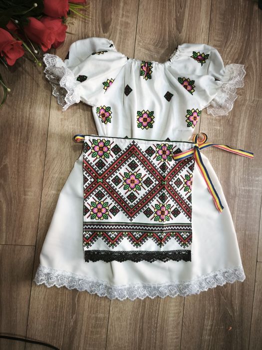 Costum fetița ie baietel