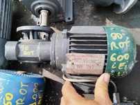 Motor eletric 90 rotații cu reductor