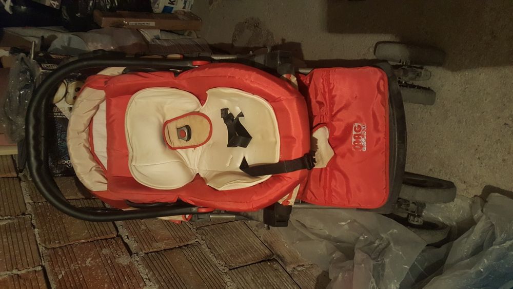 Детска количка...