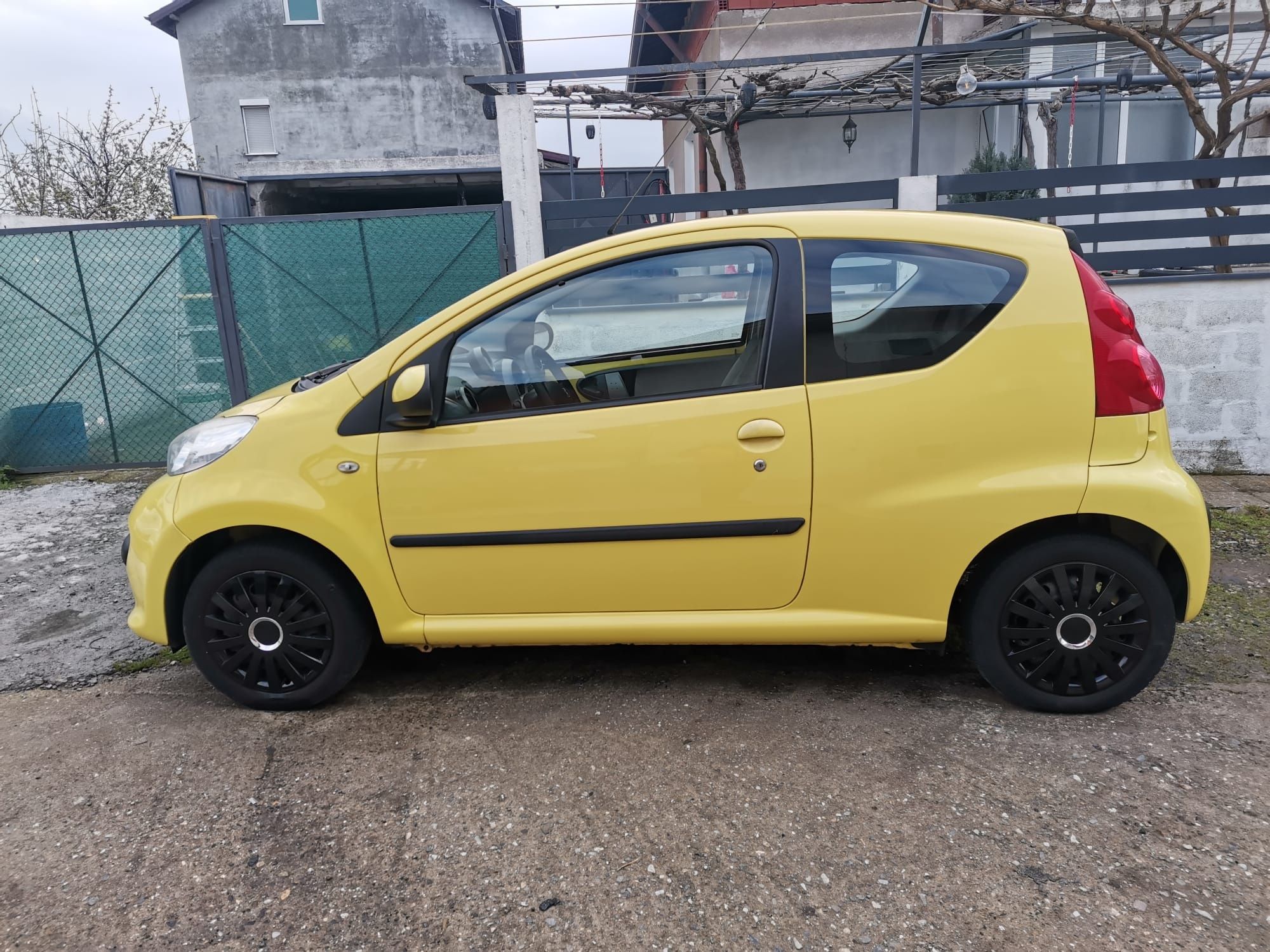 Peugeot 107 1.0 Бензин
