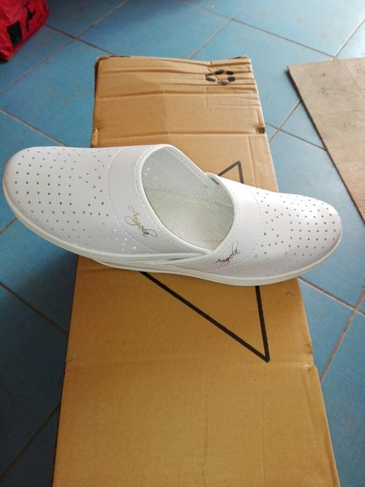 Papuci (saboti) dama