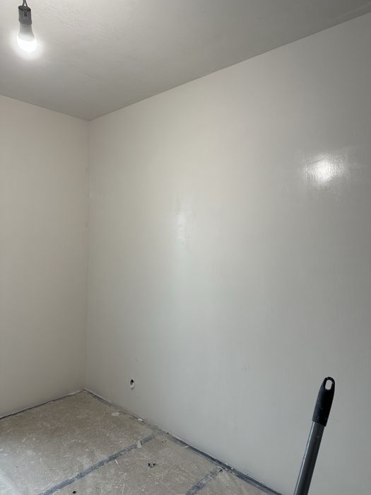 Шпакловки, замазки и боядисване на апартаменти и къщи.