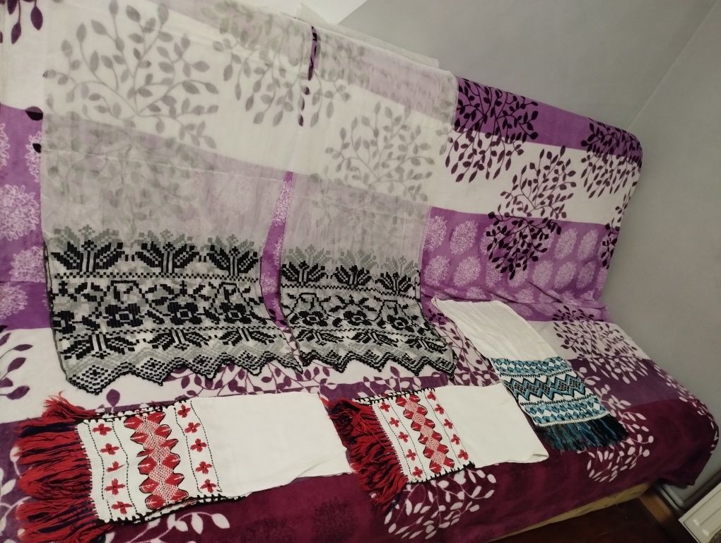 Vând piese textile de colecție tradiționale