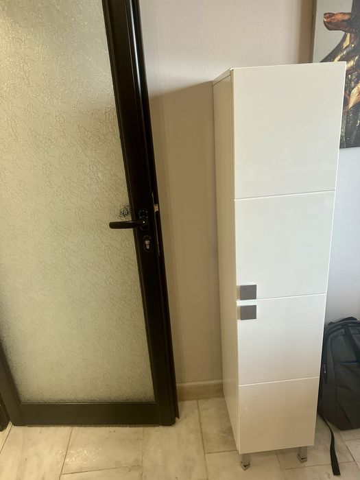 Шкафове за баня/ бели