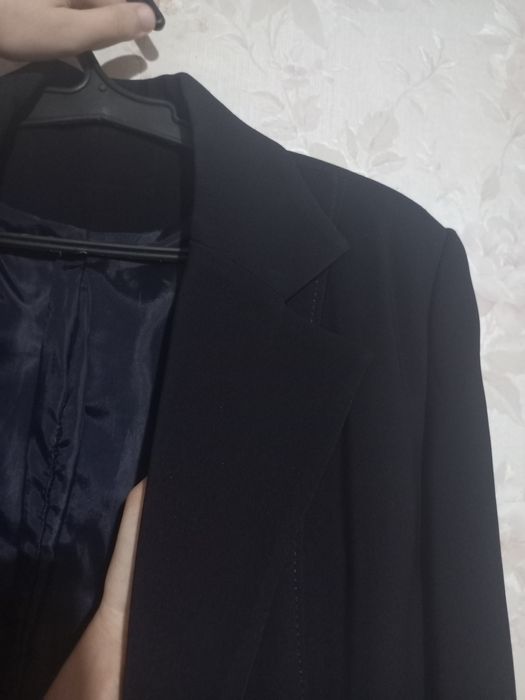 Черный костюм для д