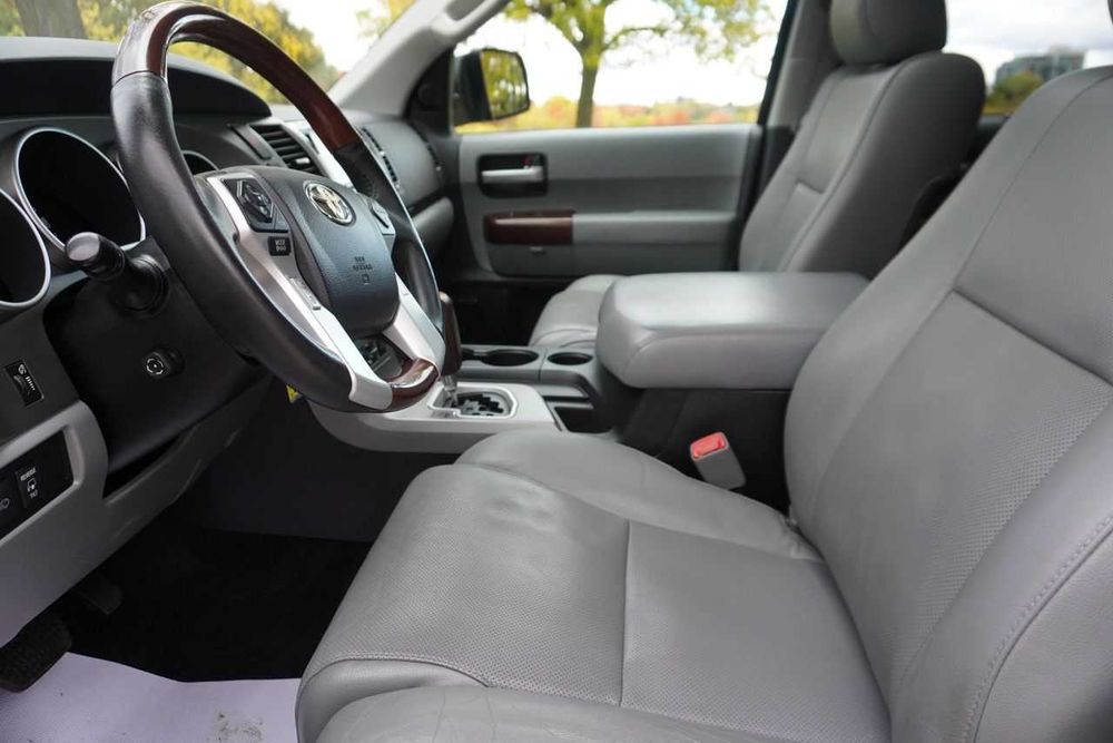 Toyota Sequoia Platinum