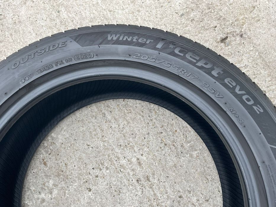 Set anvelope iarna 205 55 17 hankook , dot 40 2020