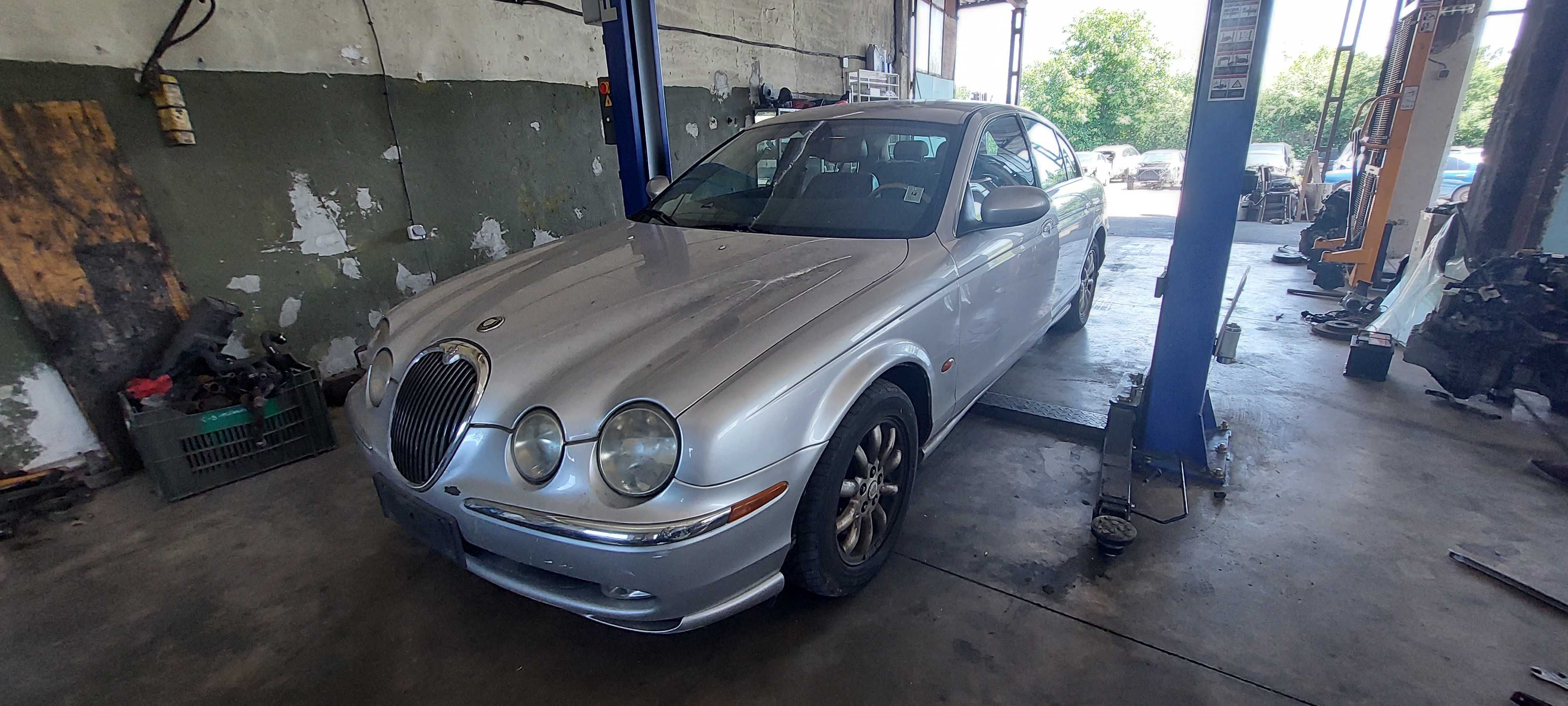 Jaguar S Type 3,0 i , Ягуар Стайп на части !
Март 2003