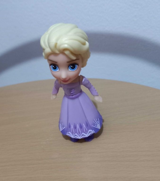 Mini figurina Elsa Frozen 2