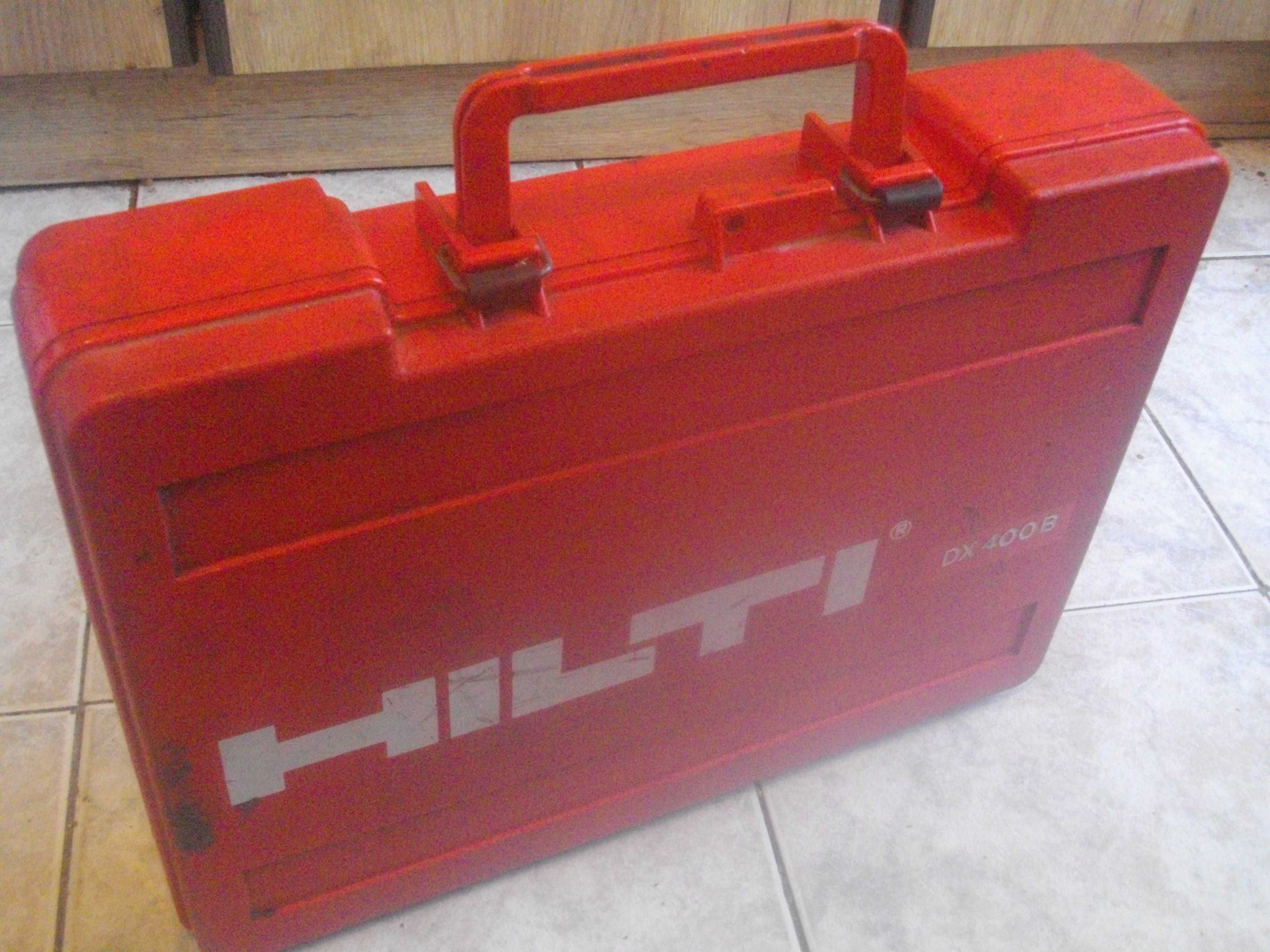 HILTI DX400B / HILTI DX300-Пистолет Директен Монтаж В Бетон и Метал