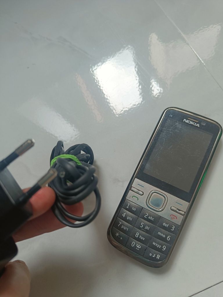 Telefon cu butoane Nokia C5