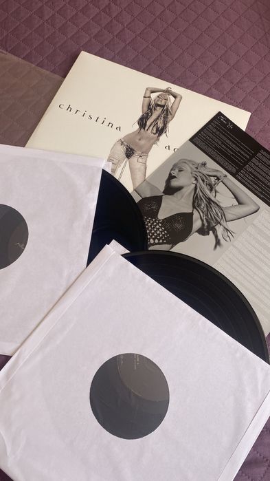 Ariana Grande , Beyoncè, Christina Aguilera Vinyls