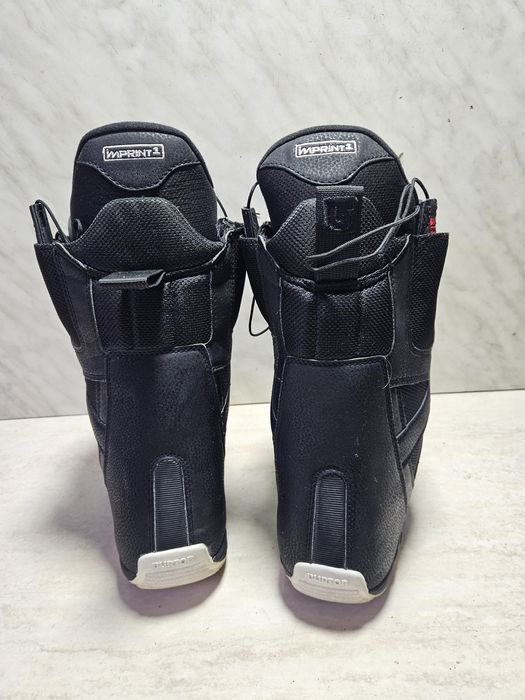 Boots 117 buti placa snowboard   Burton mărimea 41  ( 26,5  cm) .
