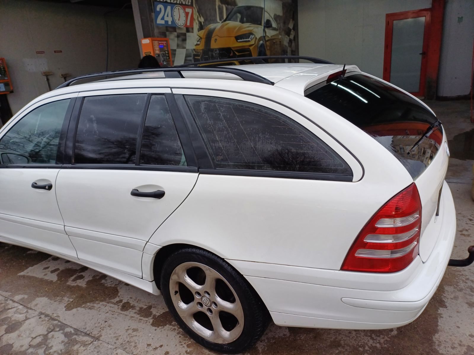 Продавам мерцедес С 200