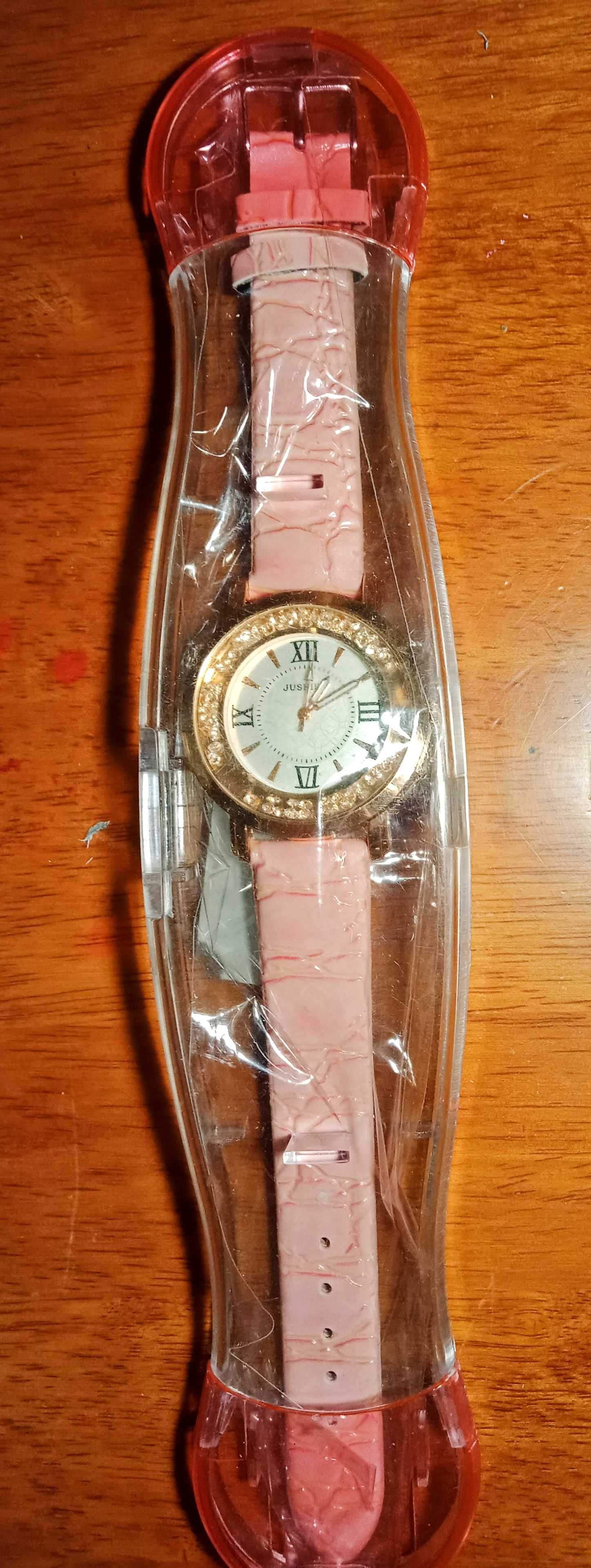 Часы женские новые, отлично на подарок