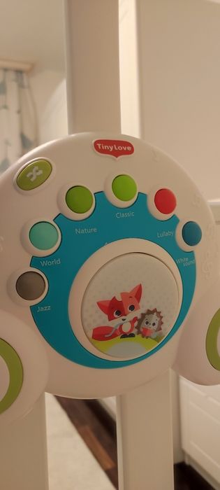 Музикална въртележка Tiny Love с 3 играчки и 18 мелодии